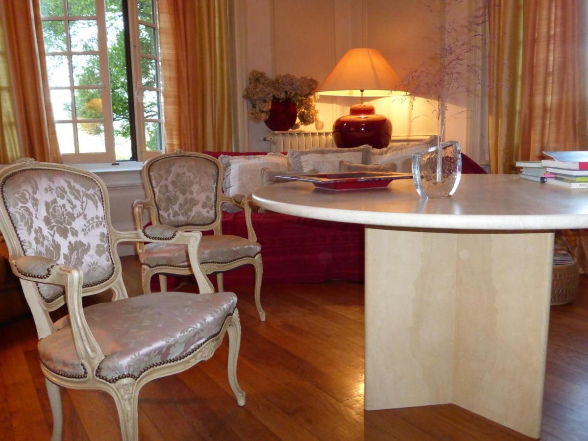 Le Manoir Sur La Roche, 74, Impasse Du Manoir, 71520 Navour Sur Grosne D121 Acomodação com café da manhã Clermain Exterior foto