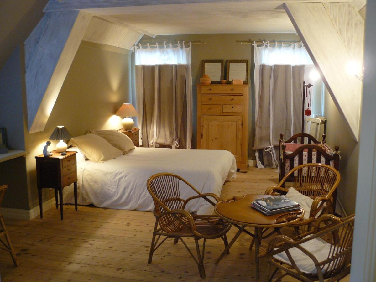 Le Manoir Sur La Roche, 74, Impasse Du Manoir, 71520 Navour Sur Grosne D121 Acomodação com café da manhã Clermain Exterior foto