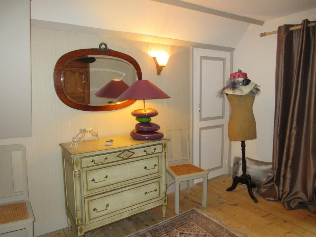Le Manoir Sur La Roche, 74, Impasse Du Manoir, 71520 Navour Sur Grosne D121 Acomodação com café da manhã Clermain Exterior foto