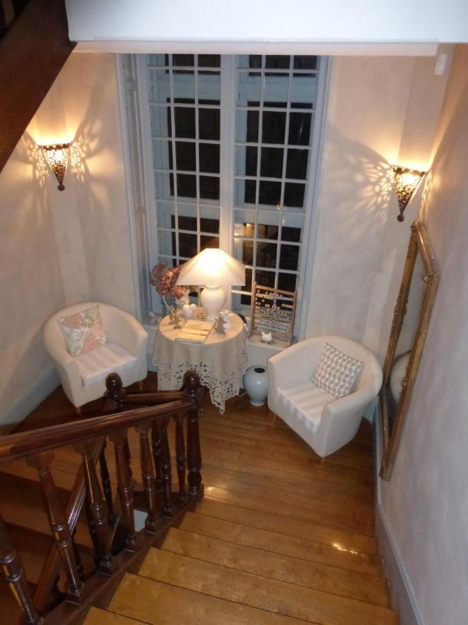 Le Manoir Sur La Roche, 74, Impasse Du Manoir, 71520 Navour Sur Grosne D121 Acomodação com café da manhã Clermain Exterior foto